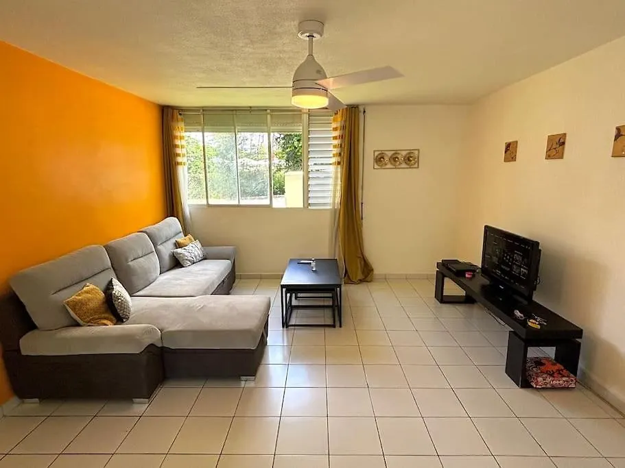 Apartment Le Refuge De Chrystel : Plage Accessible A Pied Le Gosier