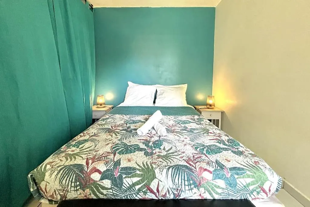 Le Refuge De Chrystel : Plage Accessible A Pied Le Gosier  Guadeloupe